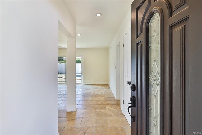 Building Photo - 8601 Santa Susana Pl