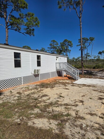Building Photo - 304 E Maxanna Blvd