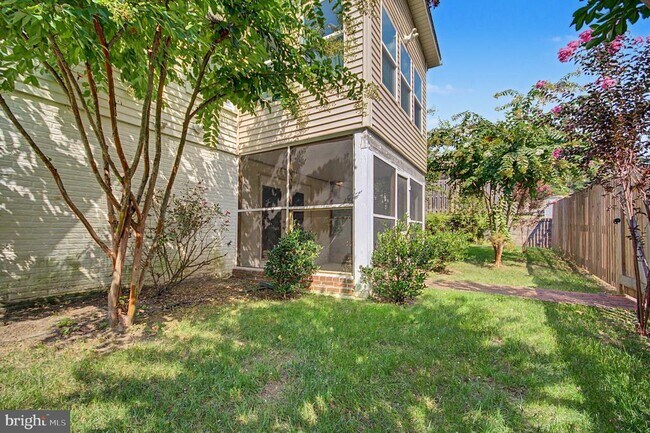 Building Photo - 2615 Point Lookout Cove