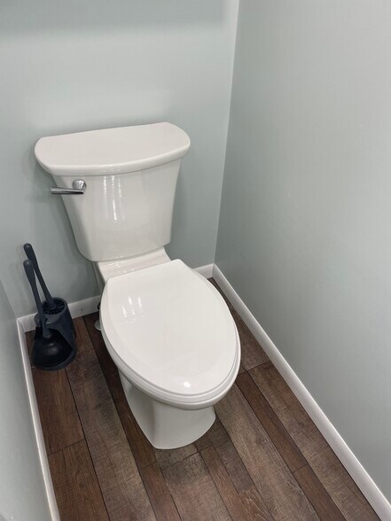 Building Photo - 315 East Brady Rd