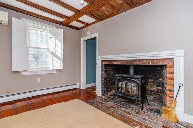 Building Photo - 19 King St