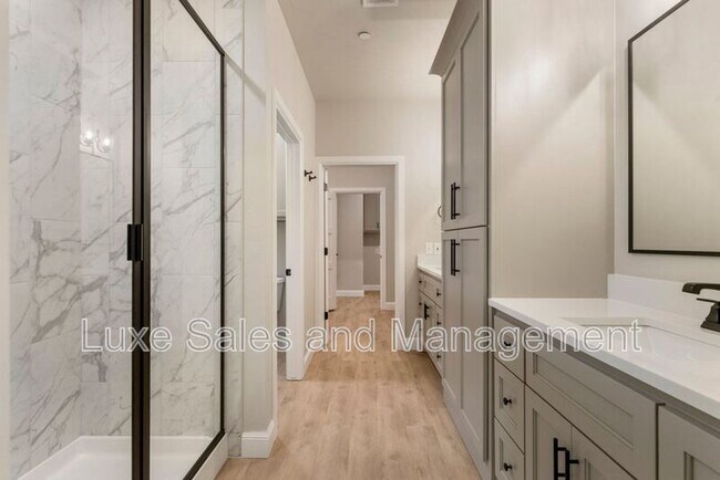 Building Photo - 4136 Abbey Pk Dr
