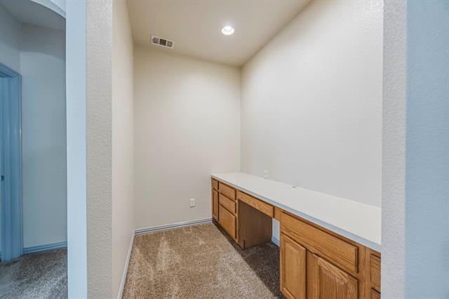 Building Photo - 8127 Robertson Dr
