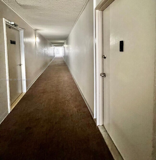 Building Photo - 401 Golden Isles Dr