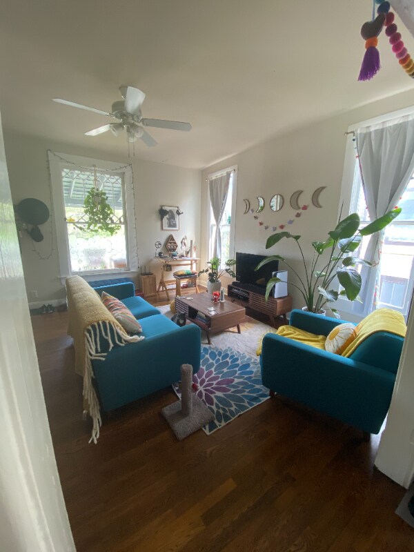 Building Photo - 410 E Carson St