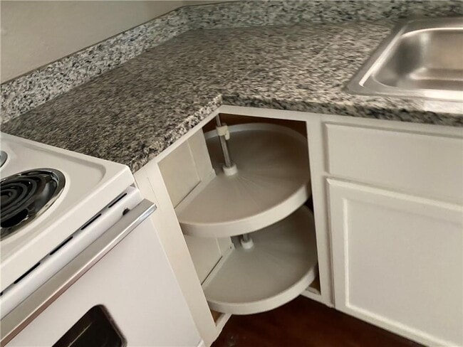 Building Photo - 10212 Brownie Dr