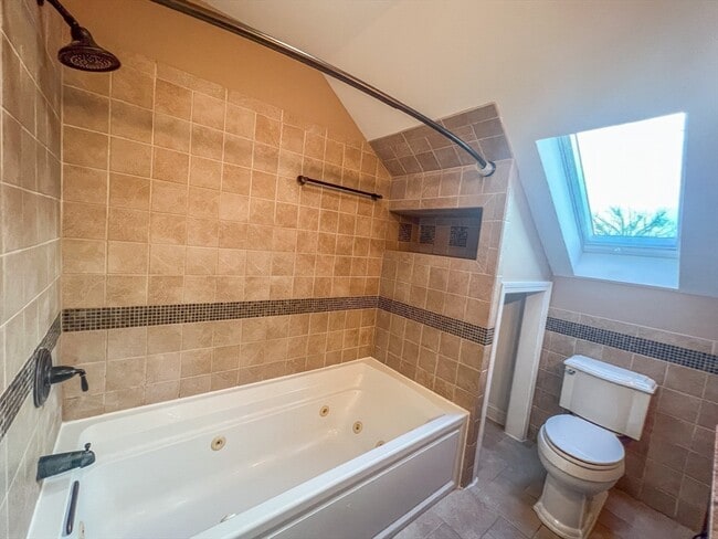 Building Photo - 267 Beech St