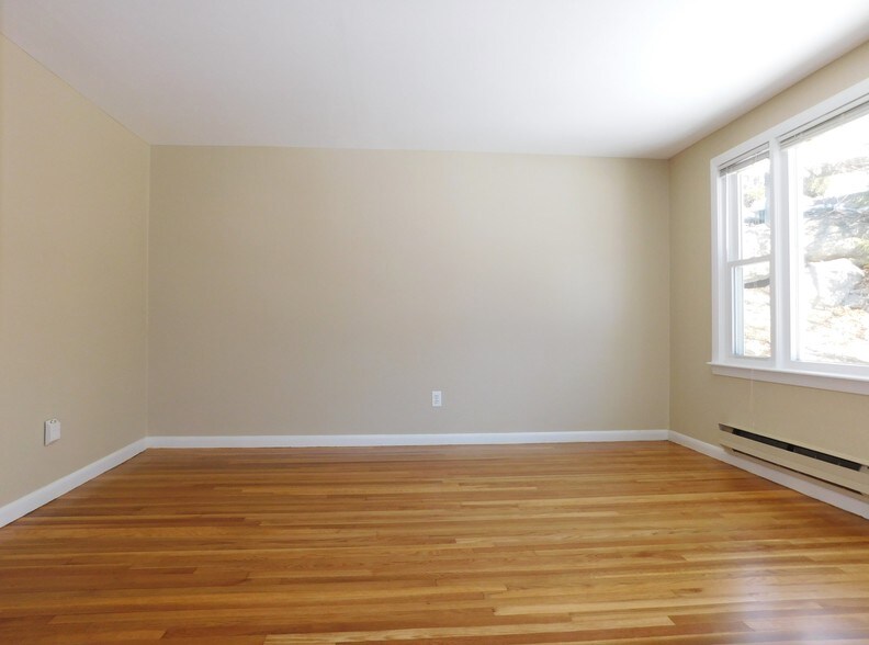 Building Photo - 26-28 Kiernan Rd