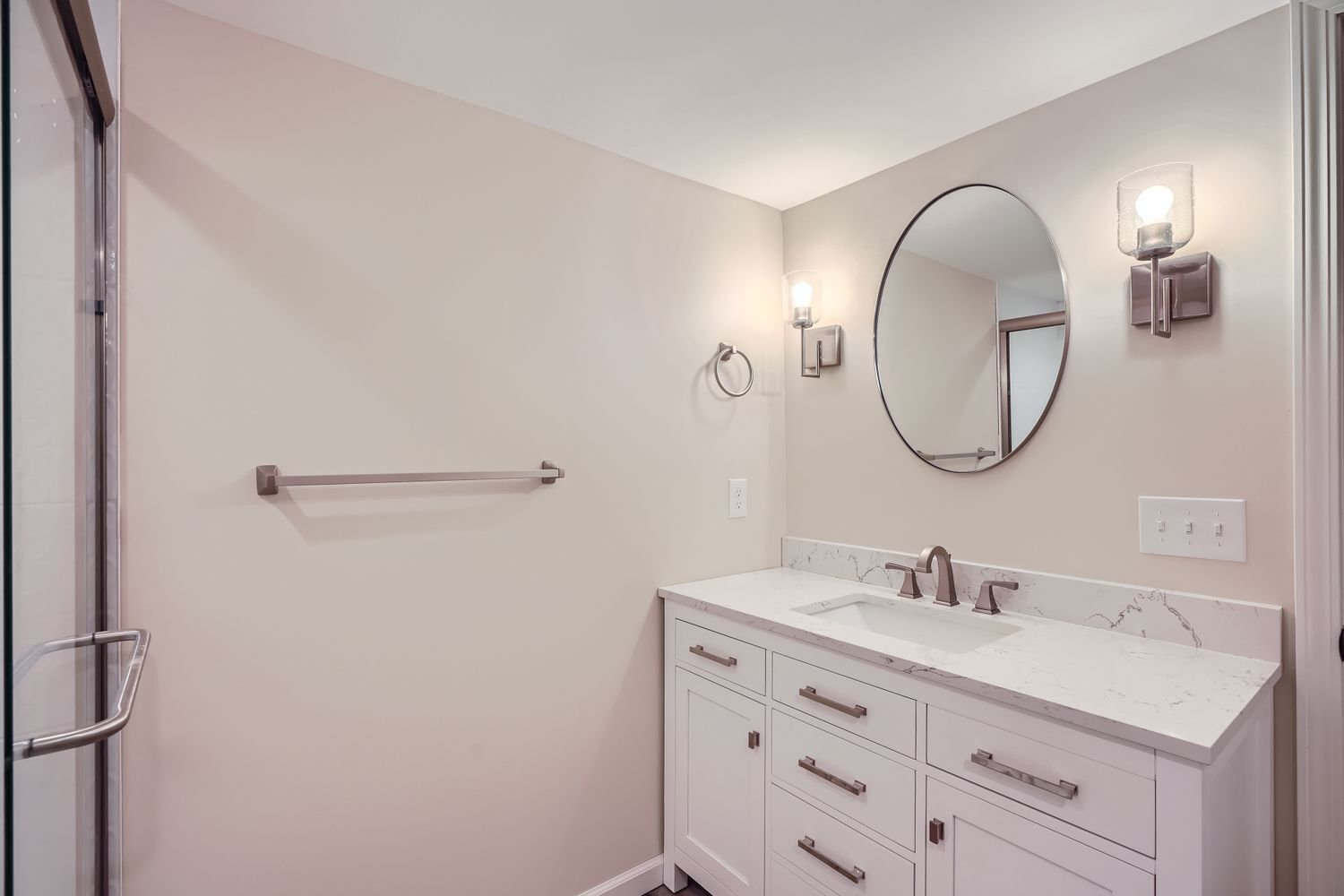 Building Photo - 5633 Saint Croix Ave N