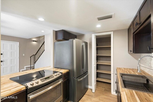 Building Photo - 7810 E Keim Dr