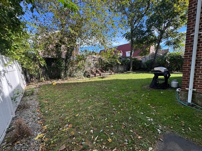 Building Photo - 677 Boston Ave