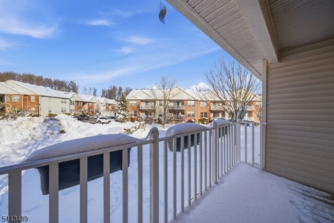 Building Photo - 8 Jennifer Dr