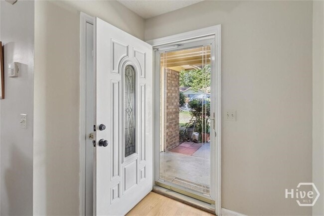 Building Photo - 703 Tray Ct