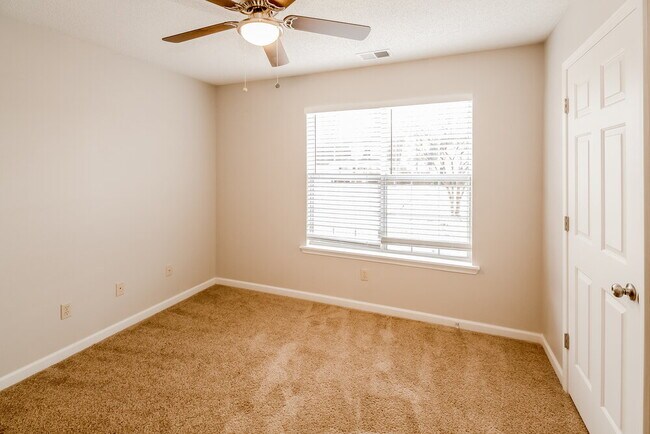 Building Photo - 4490 Shadow Glen Cove