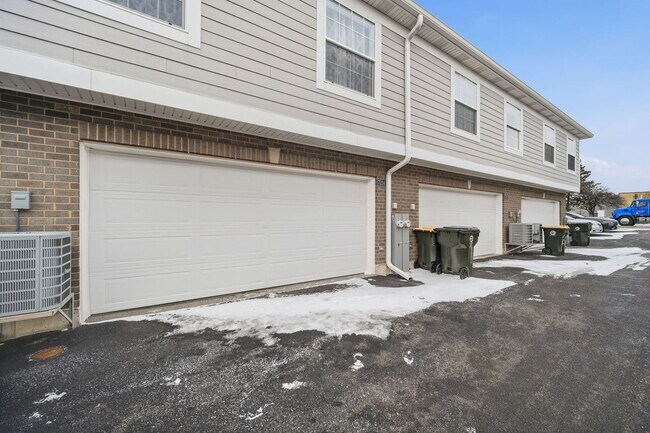 Building Photo - 7214 Farmstead Ln