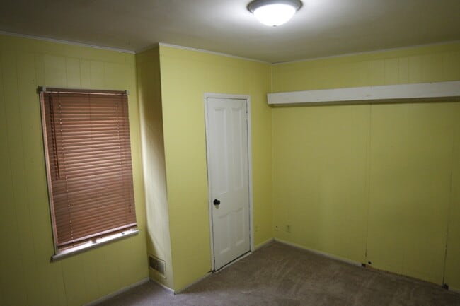 Building Photo - 807 W Wilkes Barre St