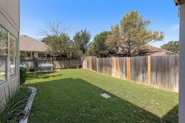 Building Photo - 400 Debora Dr