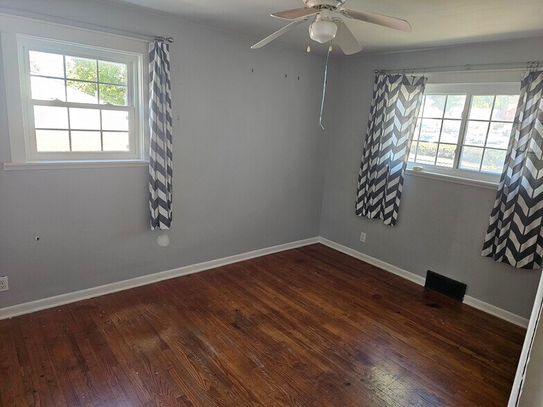 Building Photo - 3636 Reavis Barracks Rd