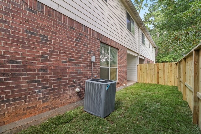 Building Photo - 100 Westpark Dr