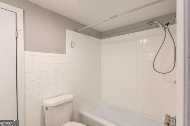 Building Photo - 227 Alcovy St