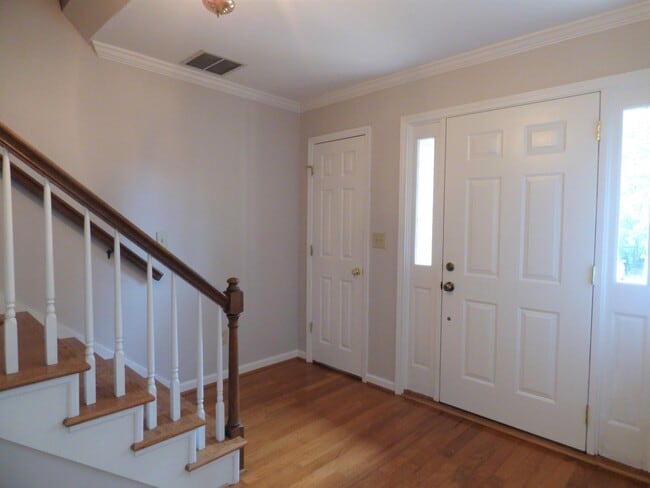 Building Photo - 704 Old Rocky Ridge Ln (Rocky Ridge Rd)