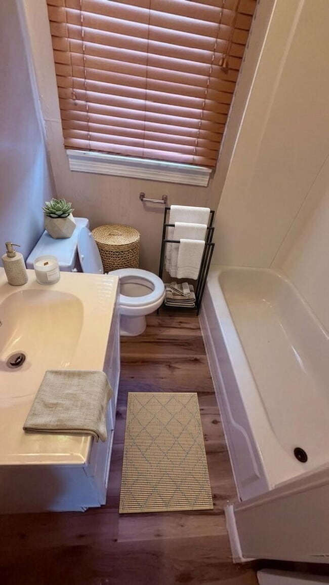 Building Photo - Cozy South OKC Charm: Your Next Sweet Home