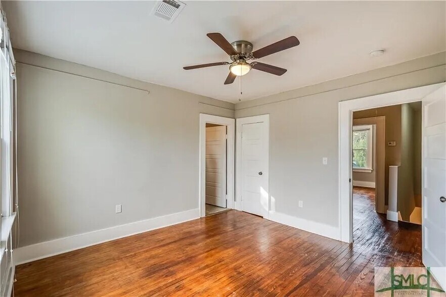 Building Photo - 653 E 38th St