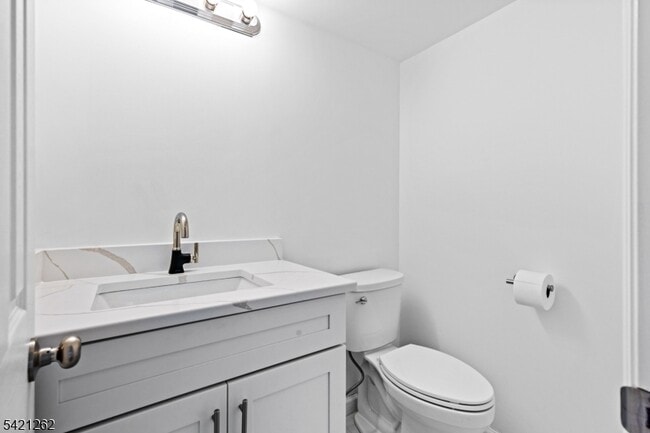 Building Photo - 8 Canada Goose Dr