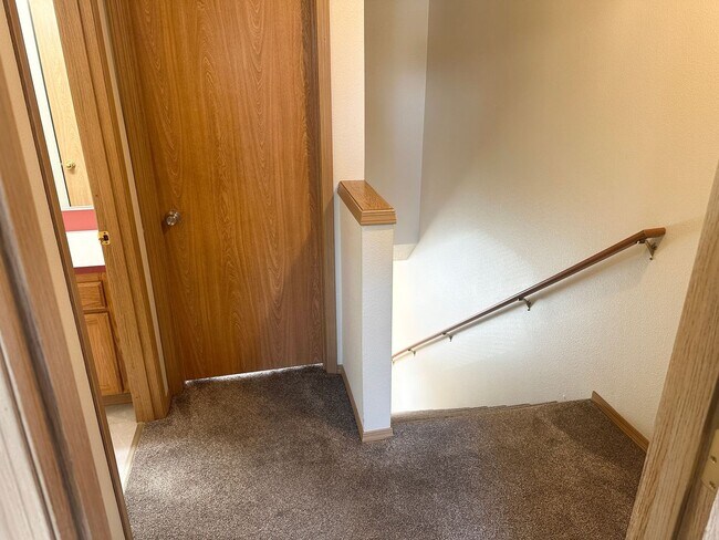 Building Photo - *HALF OFF first full month of rent!* Darli...