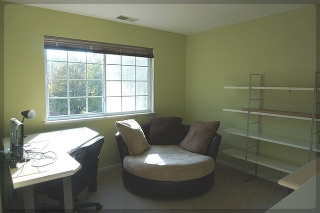 Building Photo - 125 Rachel Rd