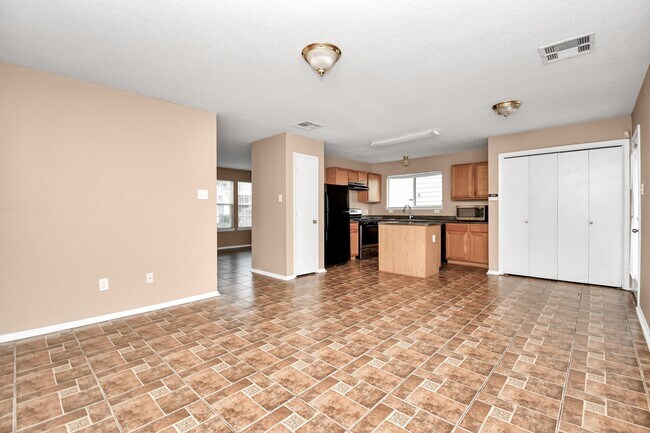 Building Photo - 6329 Settlers Square Ln