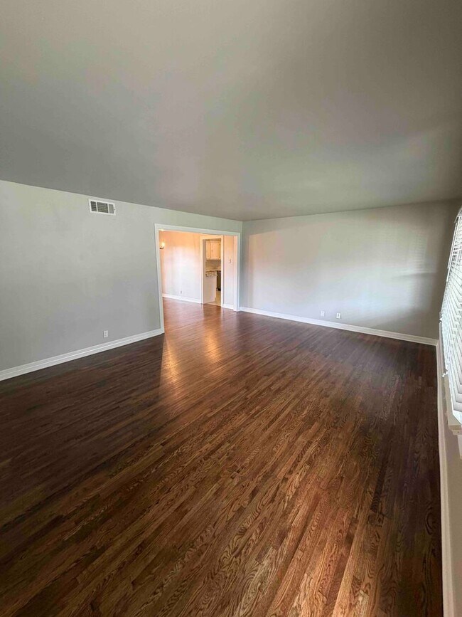 Building Photo - 3616 E 40th Pl
