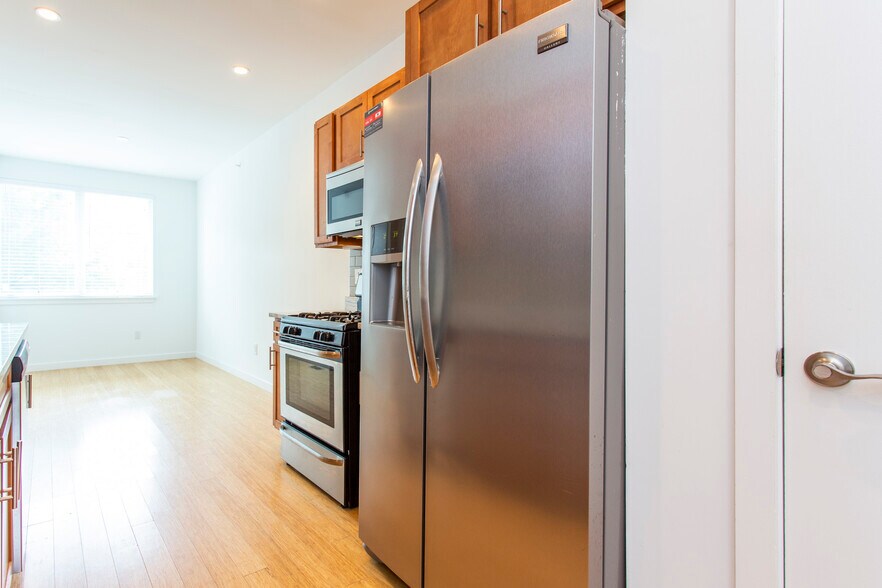 Building Photo - 1519 Ogden St