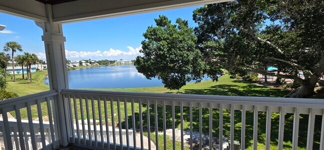 Building Photo - 108 Pompano Dr SE