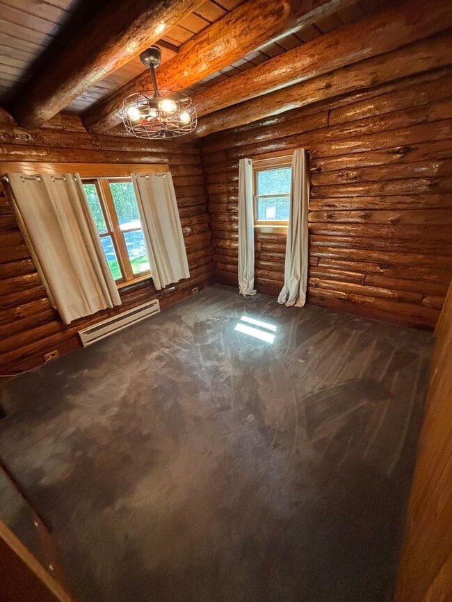 Building Photo - Log home in quiet setting