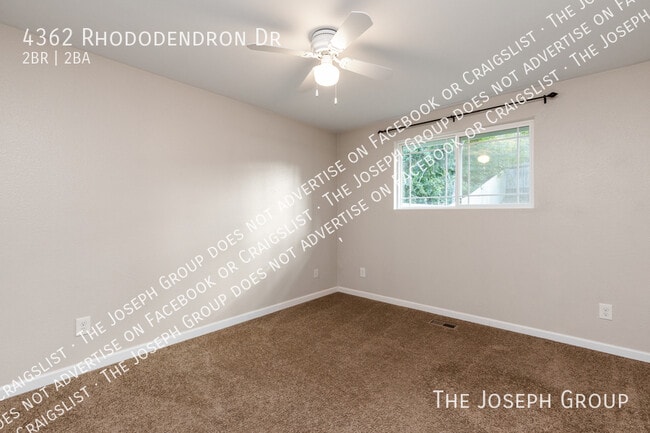 Building Photo - 4362 N Rhododendron Dr