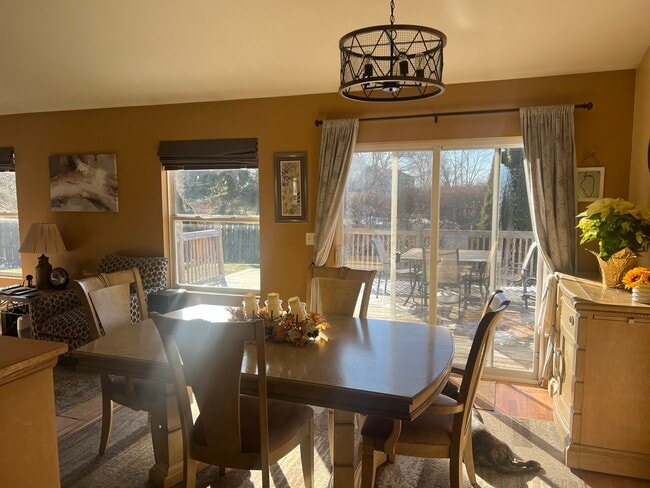 Building Photo - 2650 Cadbury Cir