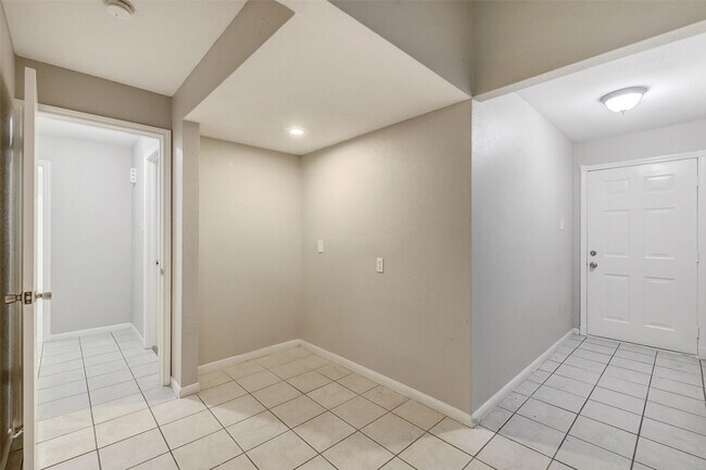 Building Photo - 19334 Wood Village Ln