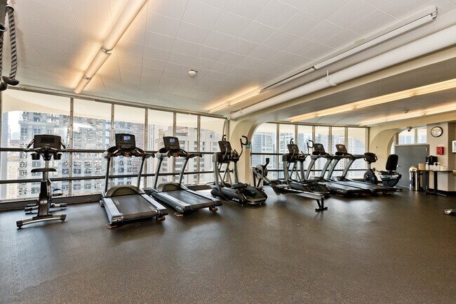 Building Photo - 300 N State St