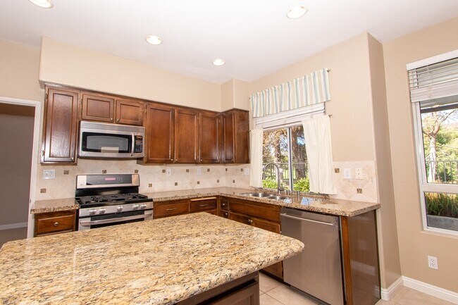 Building Photo - Elegant 4 Bed / 3 Bath House in Twin Oaks Valley Ranch/ San Marcos!