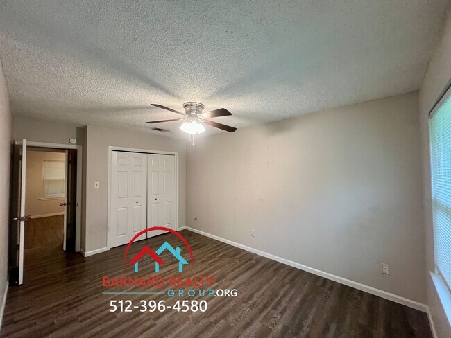 Building Photo - 106 Whitetail Dr