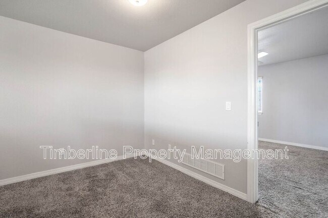 Building Photo - 10202 Boulder Ridge Dr