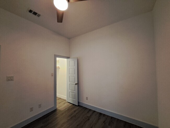 Building Photo - 3235 Noor St