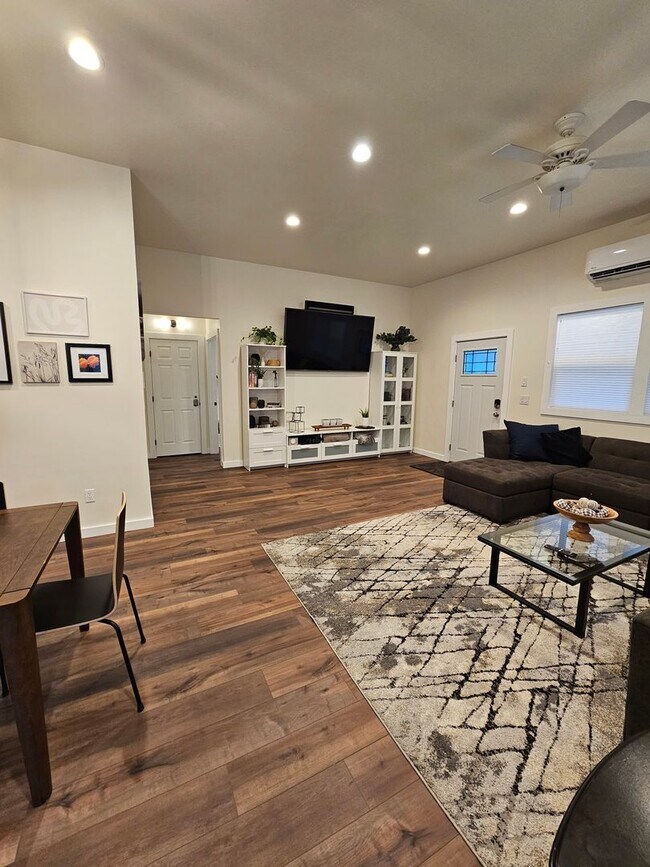 Building Photo - Furnished  3 bedroom in Mount Vernon for S...
