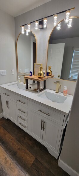 Master Bath - 13400 SW Cinder Dr