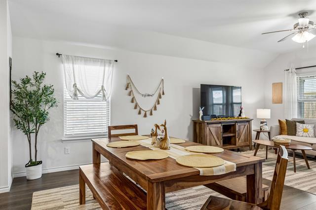 Building Photo - 502 Calm Springs Dr