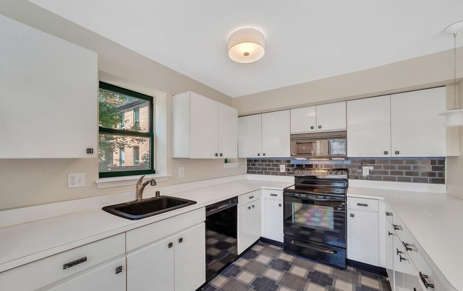 Building Photo - 116 Paladin Dr