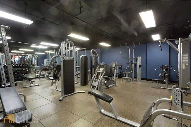 Building Photo - 1101 Juniper St NE