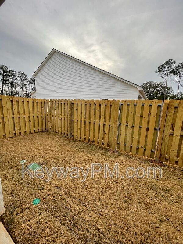 Building Photo - 2051 Denmark Ave SE