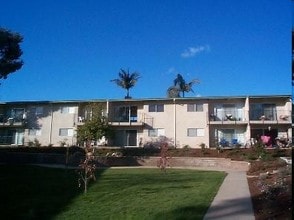 Building Photo - 555 Westmont